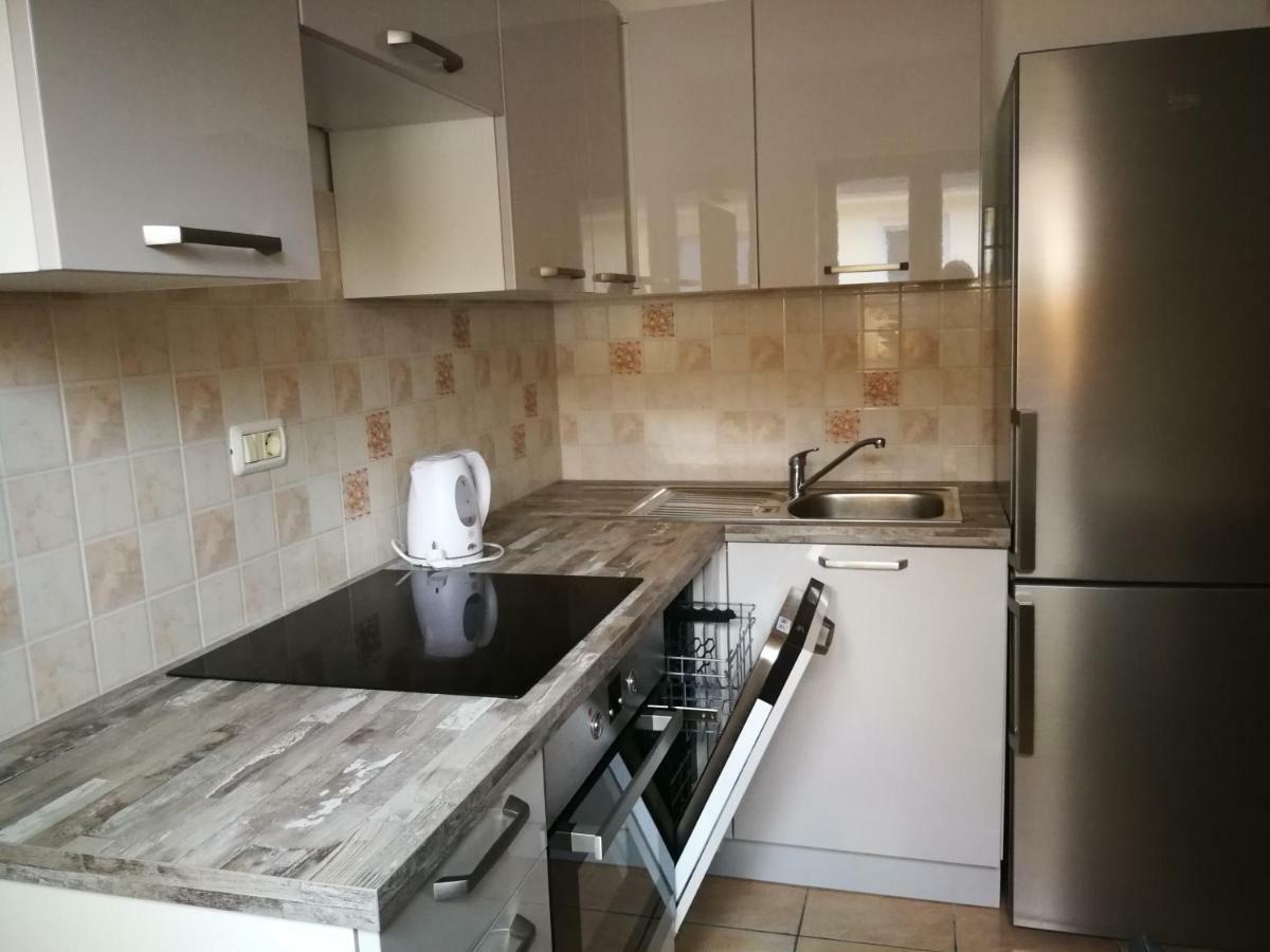 Villa House Ceh Črni Kal Esterno foto